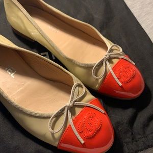 Chanel flats 38 patent beige and orange/red